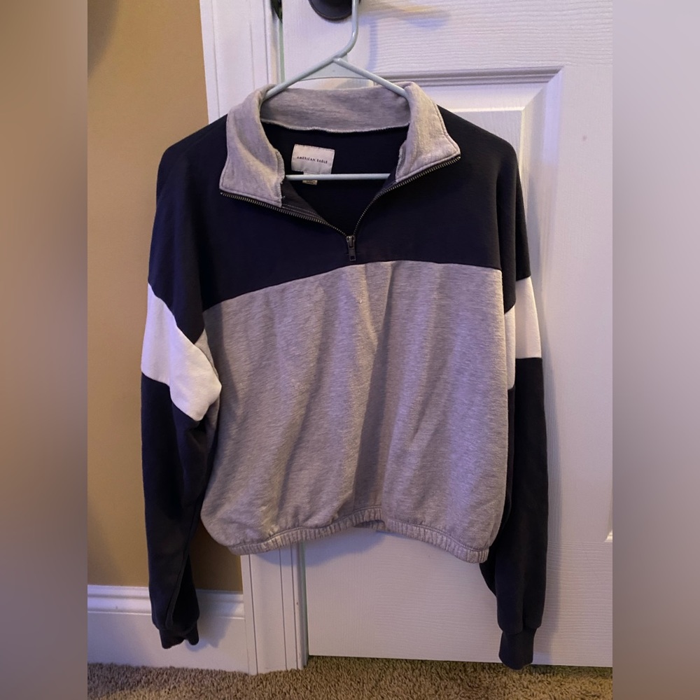 American Eagle Pull Over